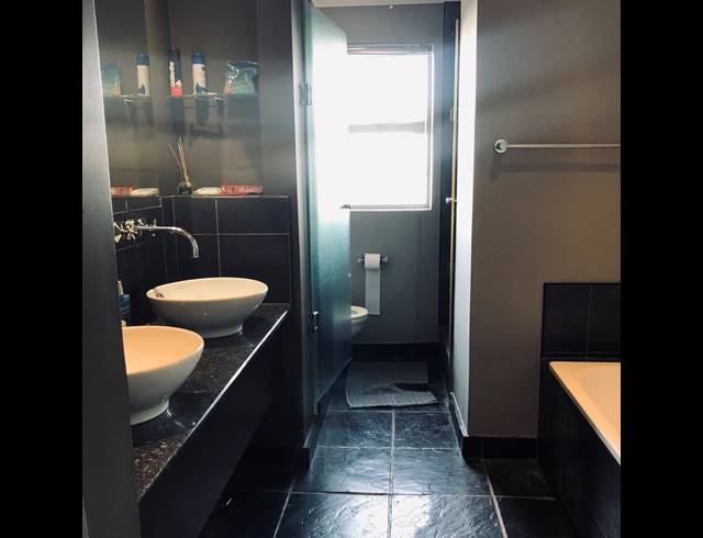 2 BEDROOM APARTMENT FOR SALE IN SANDTON CENTRAL